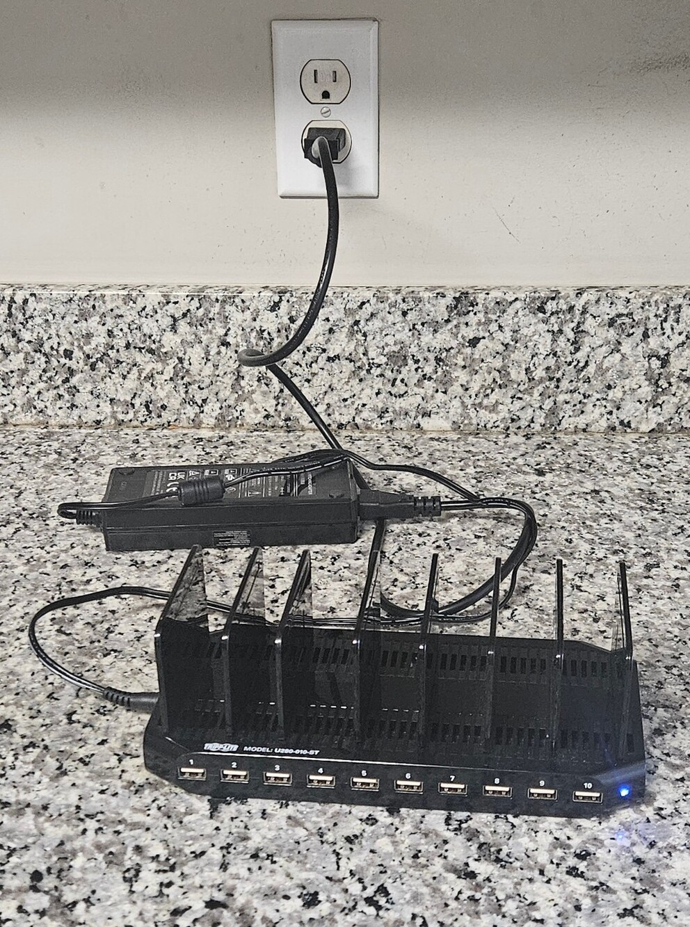 Eaton Tripp Lite series 10-Port USB Charging Station Dock And Adjustable Storage